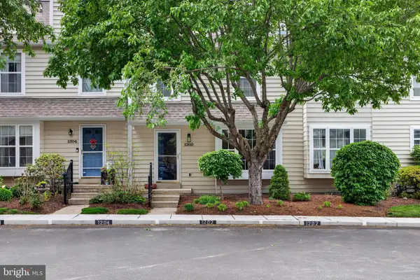 1202 Harbour Ridge Ln, DOWNINGTOWN, PA 19335