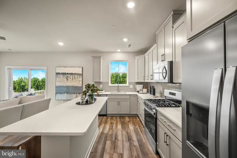 215 Bronze St, Phoenixville, PA 19460 - #3