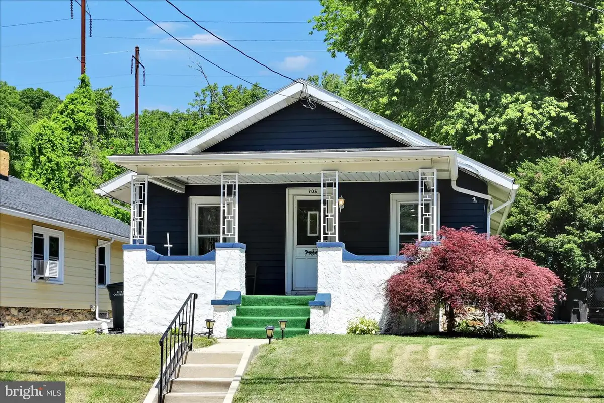 705 Charles St, Coatesville, PA 19320 - #1
