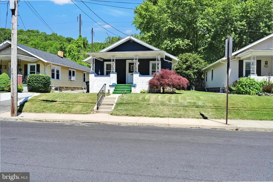 705 Charles St, Coatesville, PA 19320 - #2