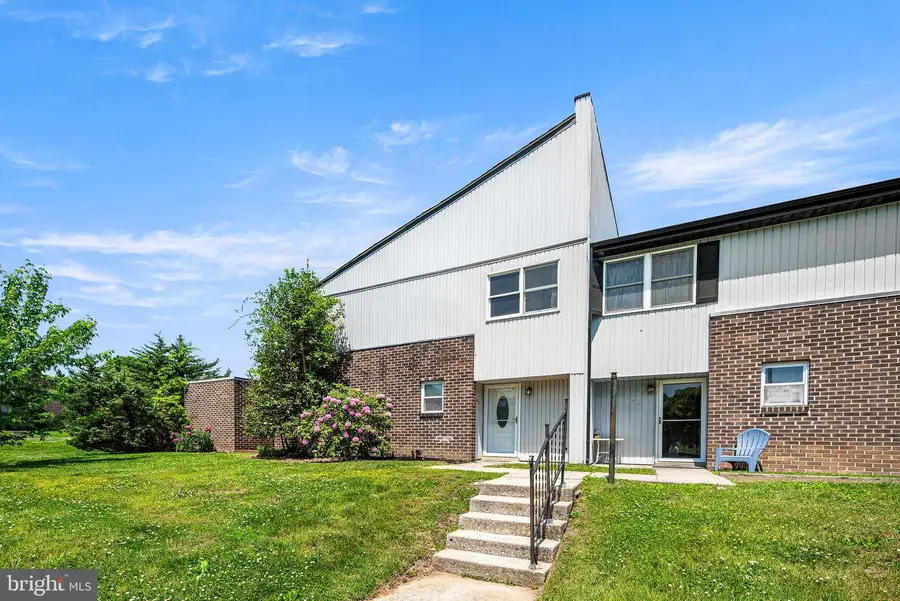 100 Argyll Ct, Downingtown, PA 19335 - #2