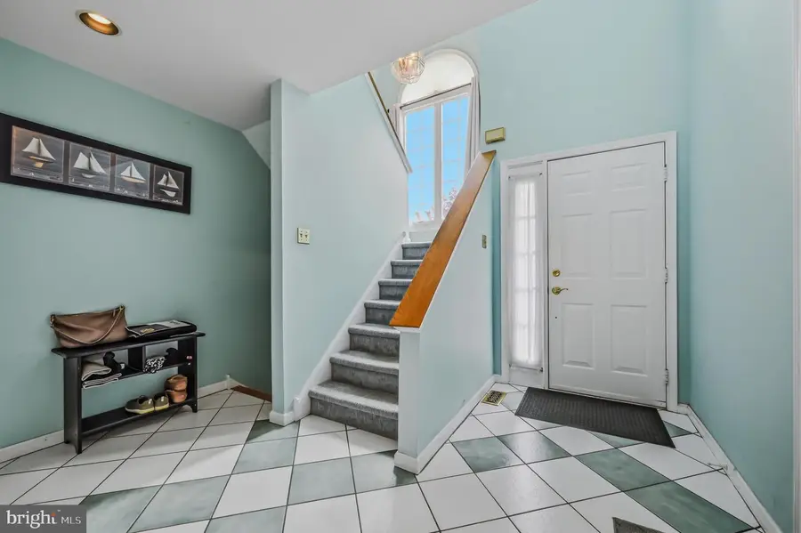 405 W Village Ln, Chadds Ford, PA 19317 - #3