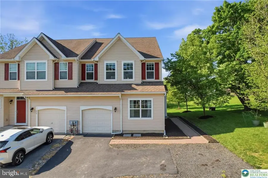 321 E 3rd St, Avondale, PA 19311 - #2