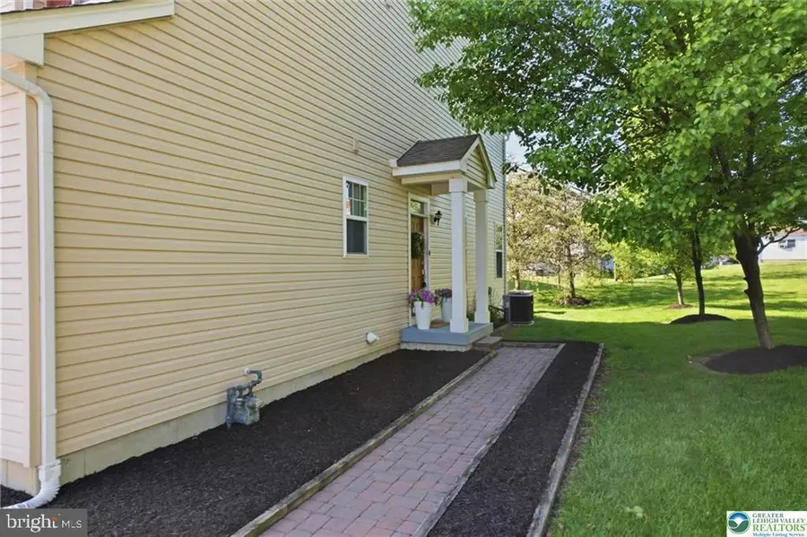 321 E 3rd St, Avondale, PA 19311 - #3