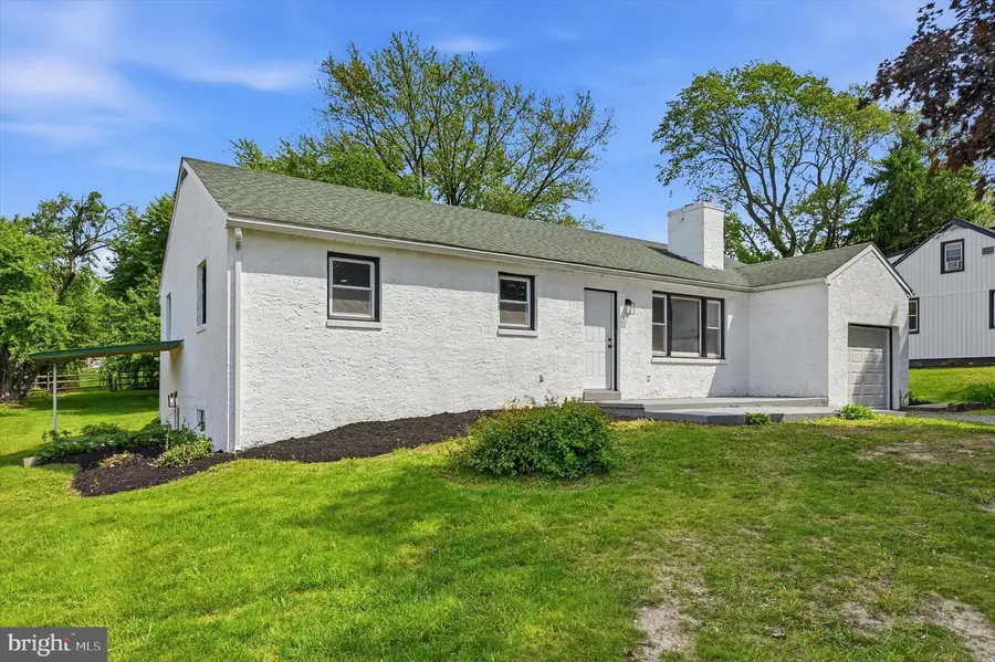 155 Glencrest Rd, Coatesville, PA 19320 - #2