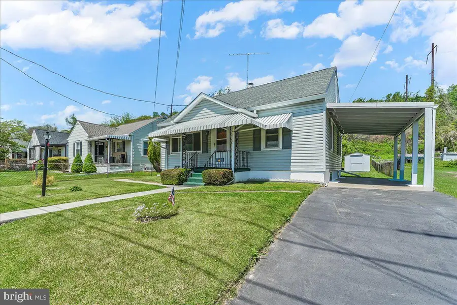 713 Charles St, Coatesville, PA 19320 - #2