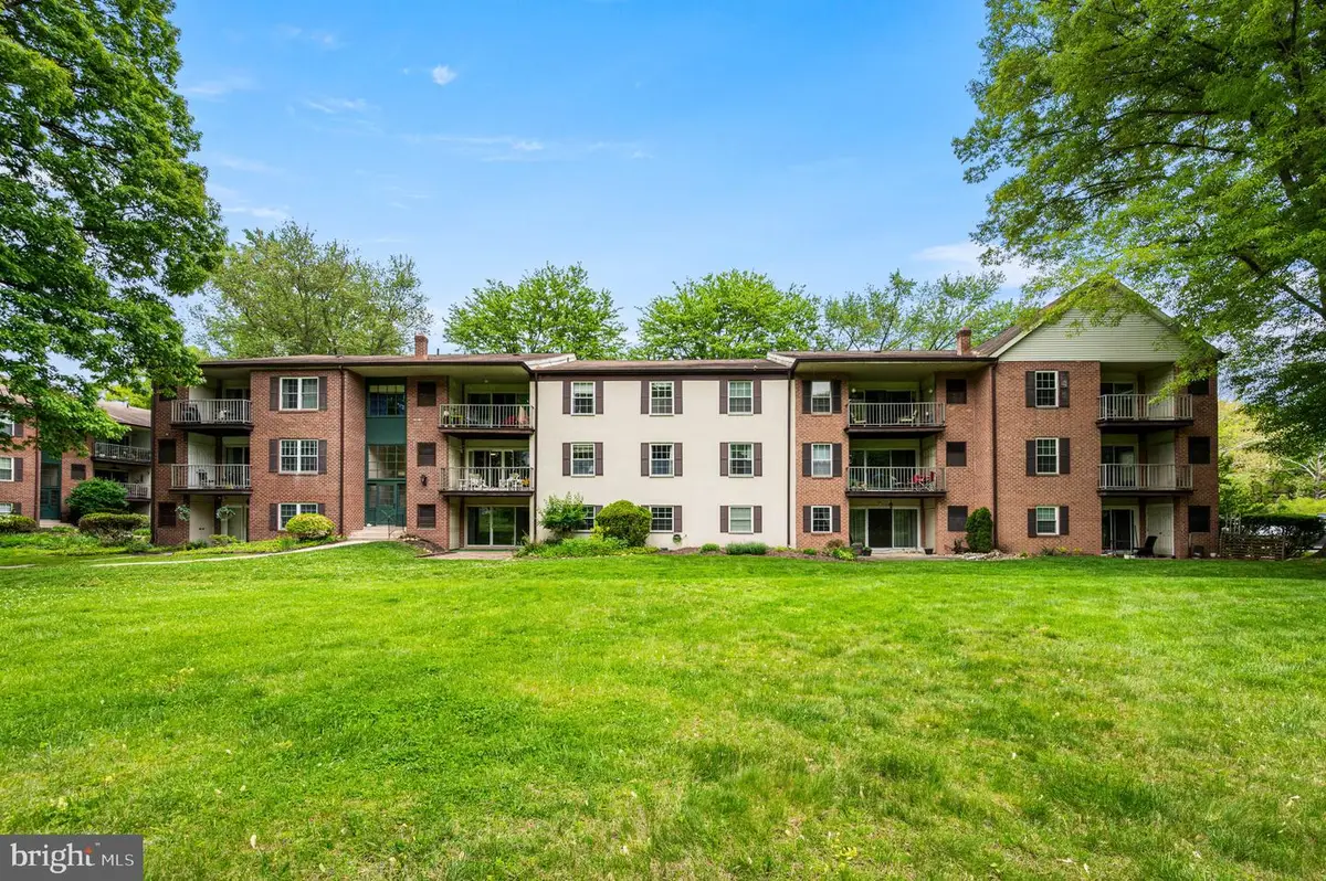 180 Drummers Ln, Wayne, PA 19087 - #1