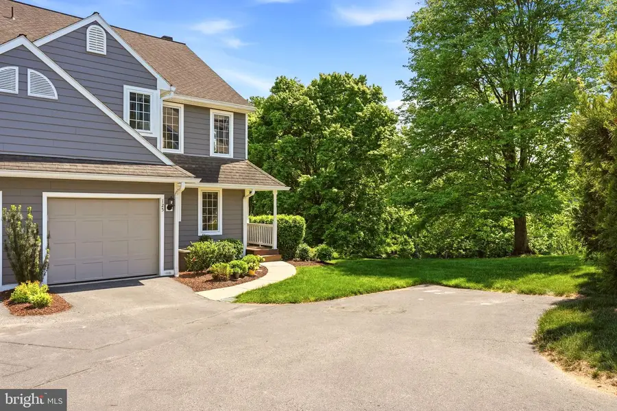 125 N Village Ln, Chadds Ford, PA 19317 - #3