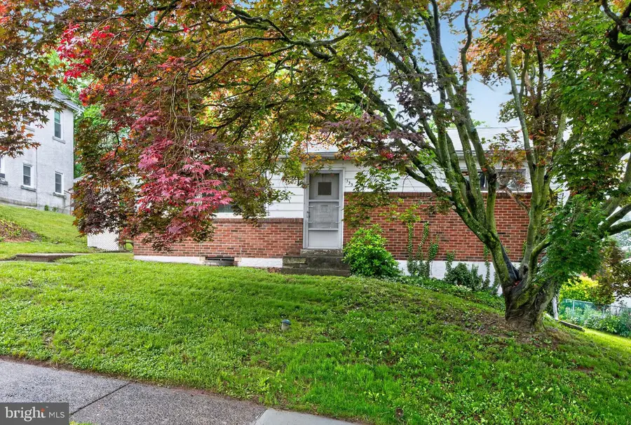 135 Pikeland Ave, Spring City, PA 19475 - #2
