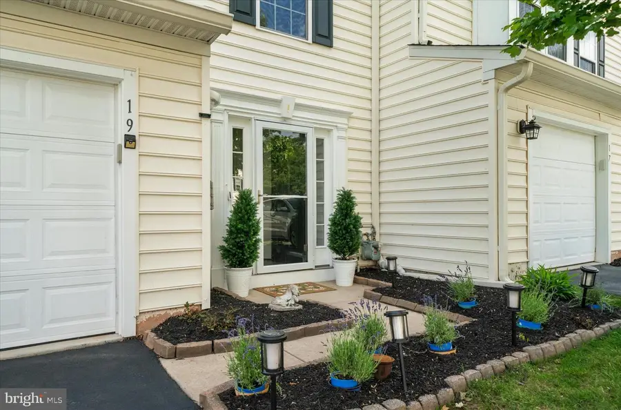 19 Bayberry Ln, Pottstown, PA 19465 - #2