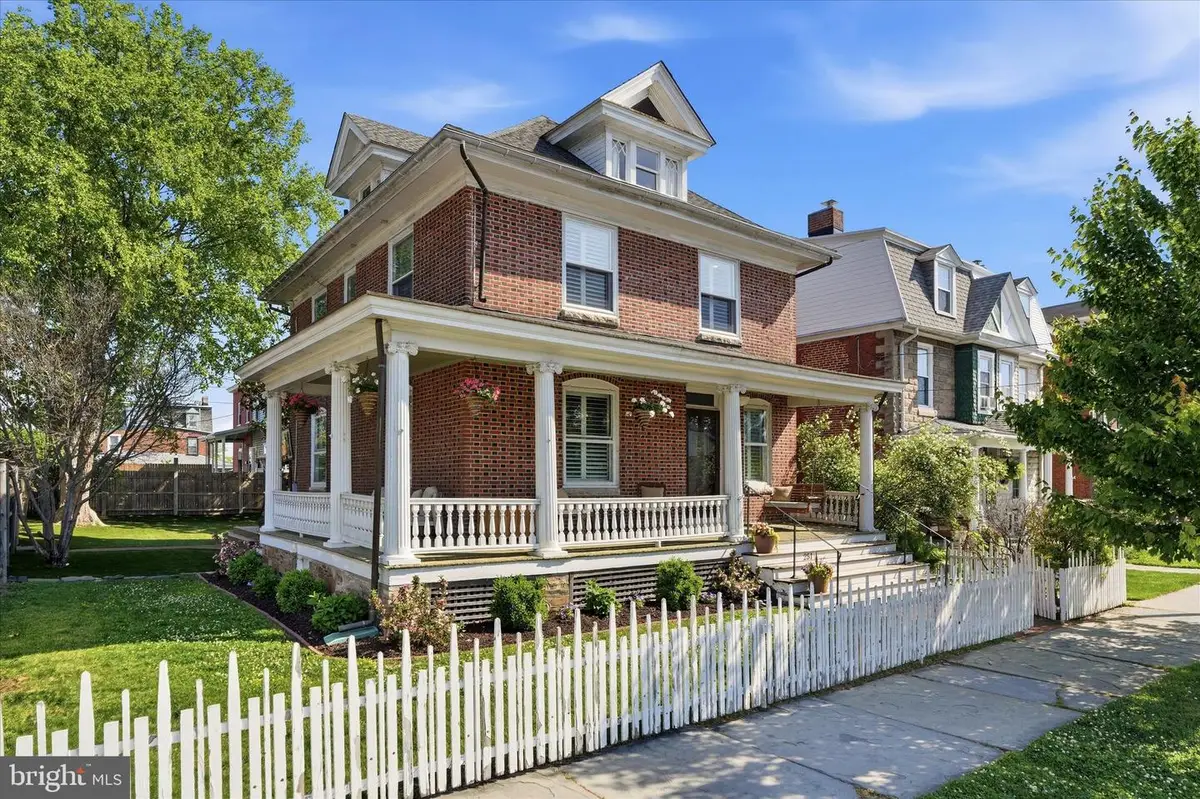 251 3rd Ave, Phoenixville, PA 19460 - #1