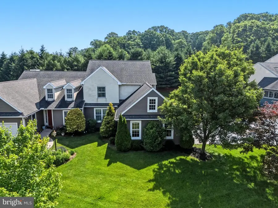 8 Parkside Dr, Elverson, PA 19520 - #2