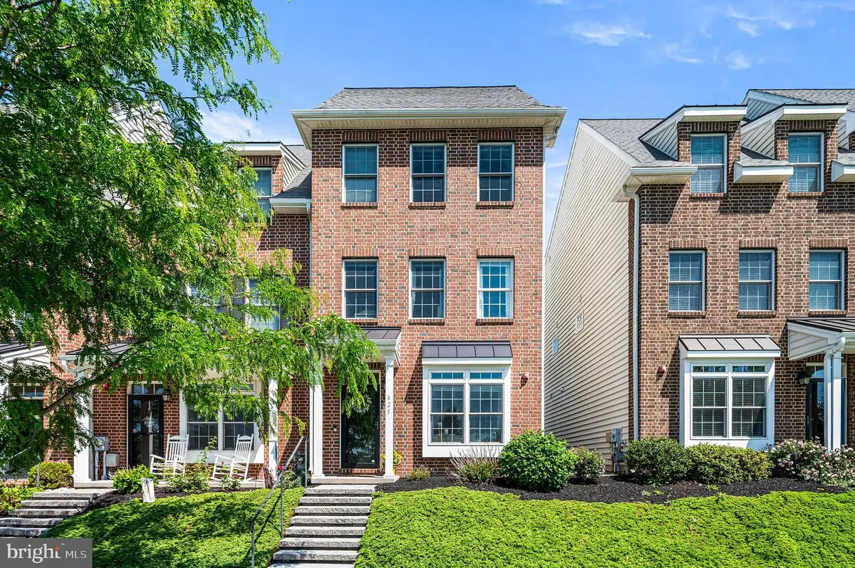 625 W Mulberry St, Kennett Square, PA 19348 - #1