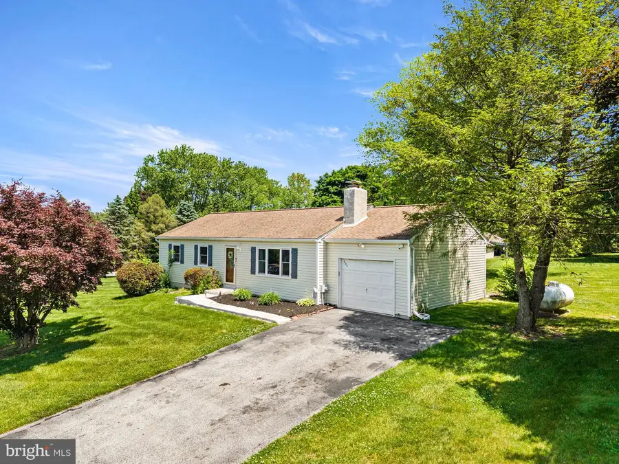 114 Westmoreland Dr, Coatesville, PA 19320 - #2