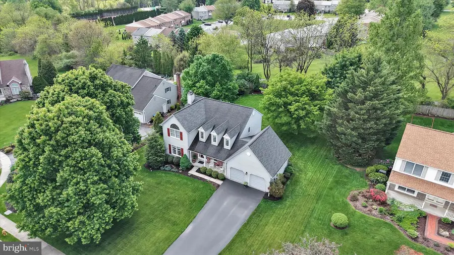 214 Mill Pond Dr, Exton, PA 19341 - #2