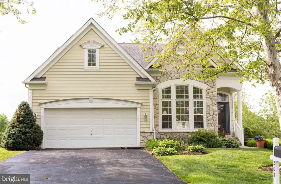 204 Joyce Cir, Avondale, PA 19311 - #2