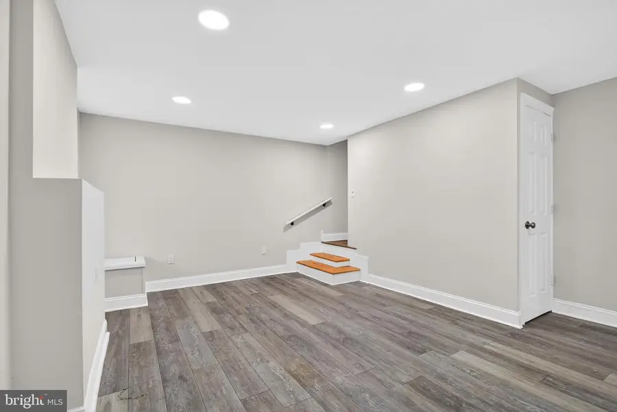 31 Emmett St, Phoenixville, PA 19460 - #3