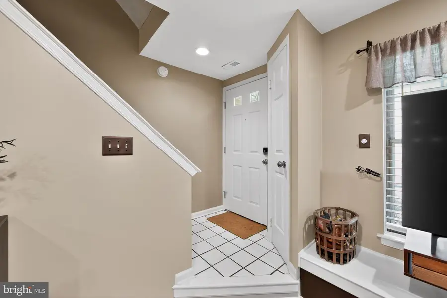 46 Rampart Dr, Chesterbrook, PA 19087 - #3