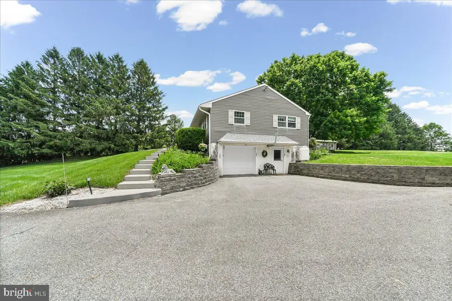 207 W Woodview Rd, West Grove, PA 19390 - #3