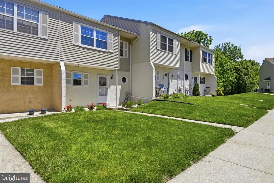 324 Carlyn Ct, Downingtown, PA 19335 - #2