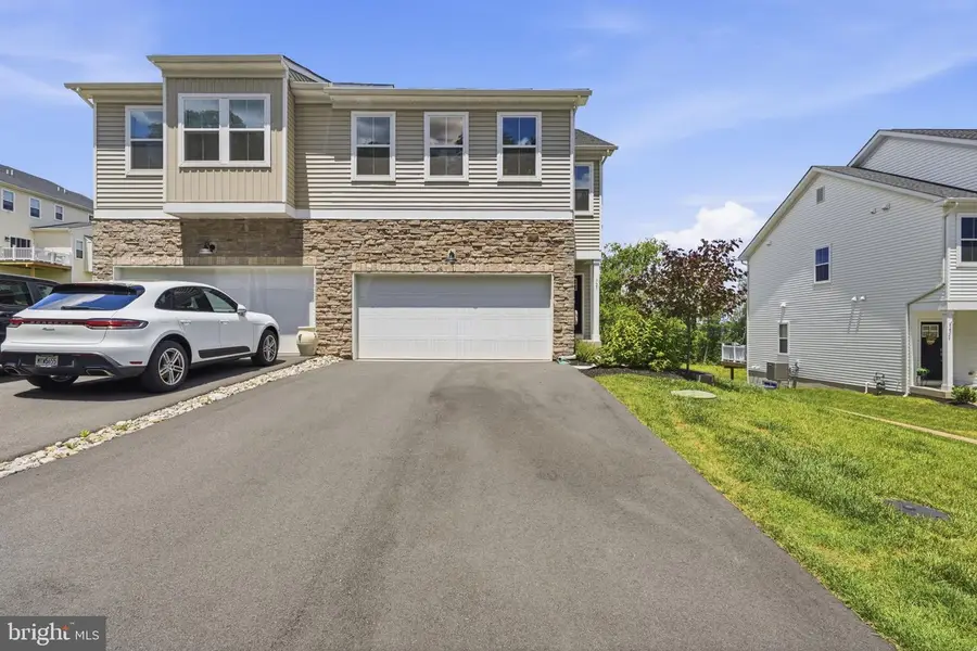 727 Hunsberger Rd, Spring City, PA 19475 - #3