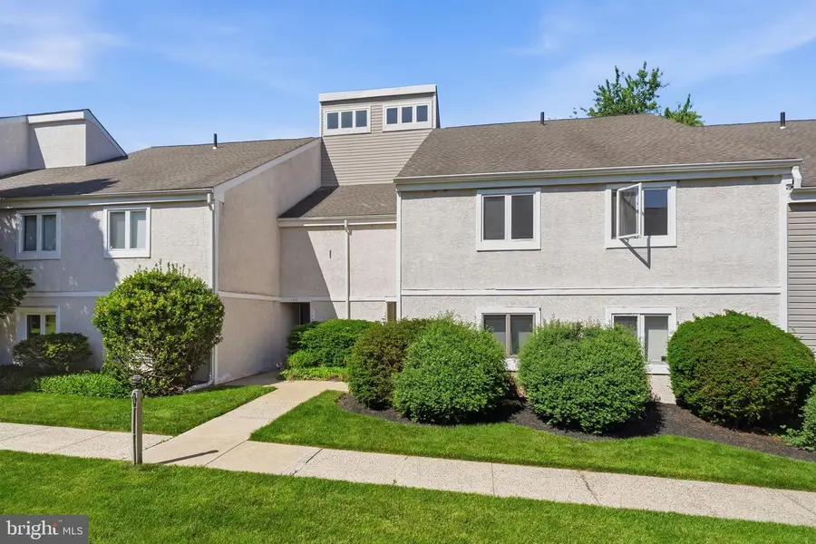 142 Harvest Ln #214, Phoenixville, PA 19460 - #2
