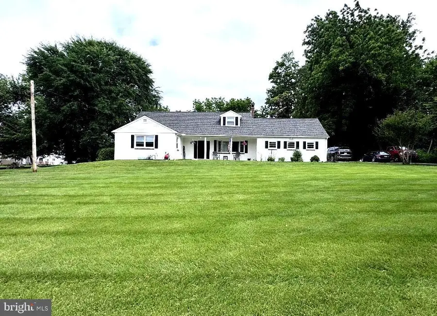 251 W Locust St, Oxford, PA 19363 - #2