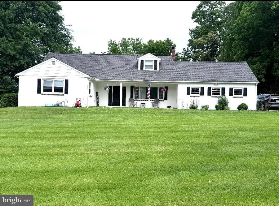 251 W Locust St, Oxford, PA 19363 - #3