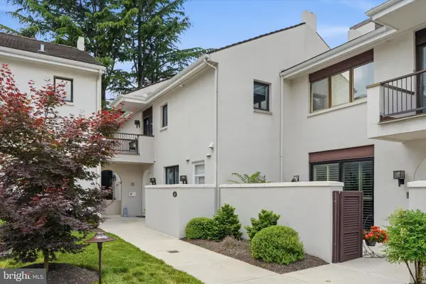 4 Dezac, DEVON, PA 19333