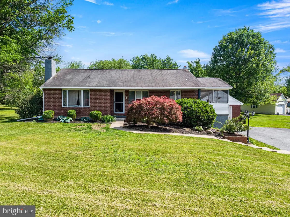 23 Country Ln, Pottstown, PA 19465 - #1