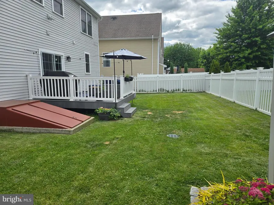 515 Rhoades St, Phoenixville, PA 19460 - #2
