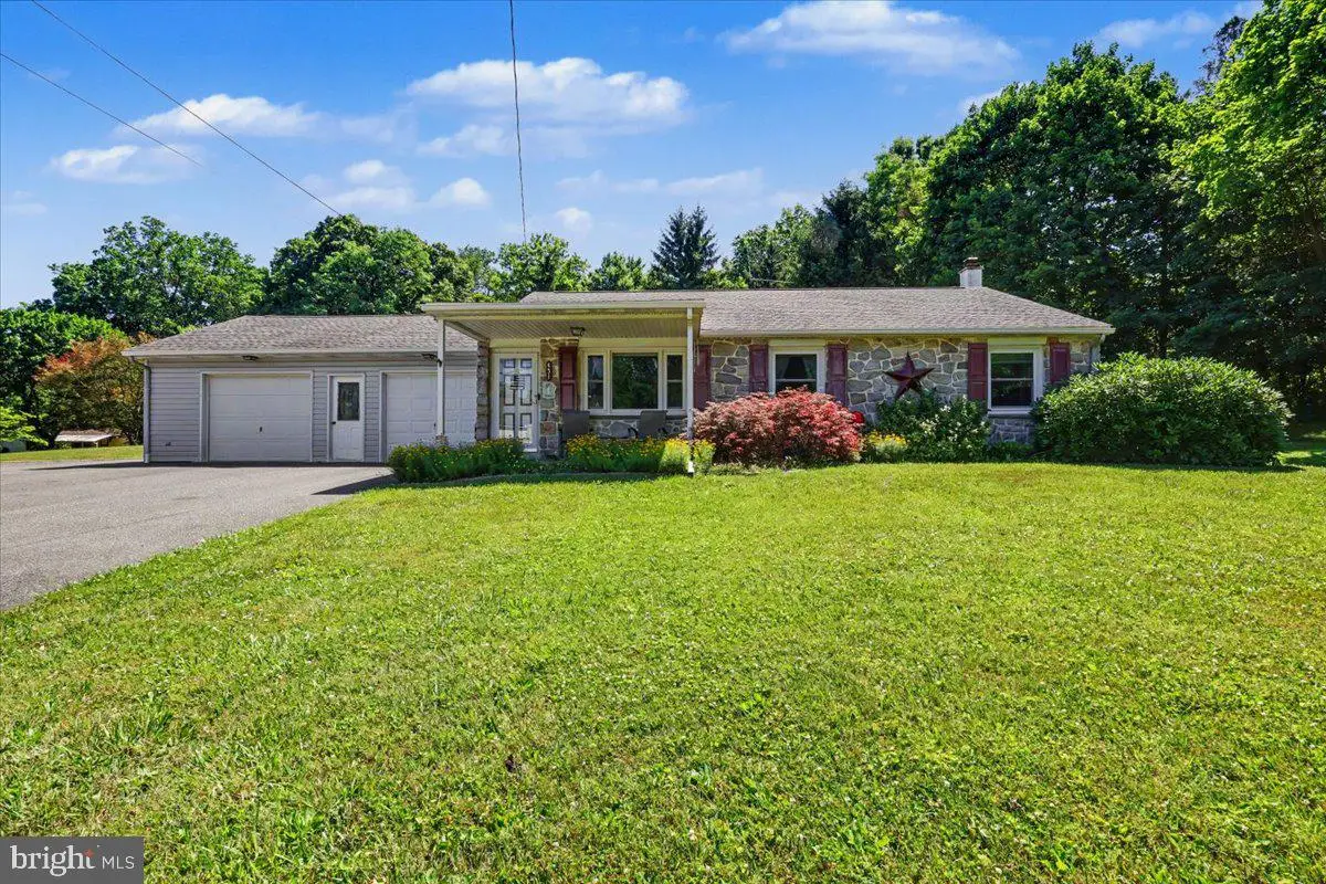 451 Saylors Mill Rd, Spring City, PA 19475 - #1