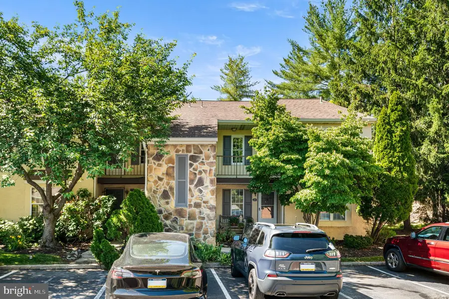 242 Valley Stream Ln, Chesterbrook, PA 19087 - #2