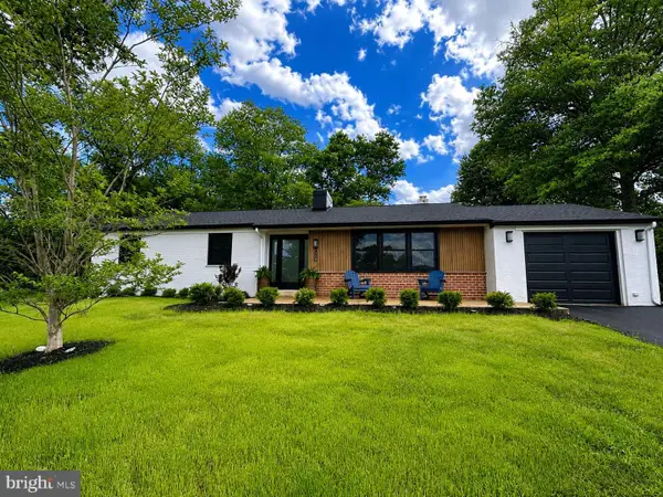 800 Falcon Ln, WEST CHESTER, PA 19382