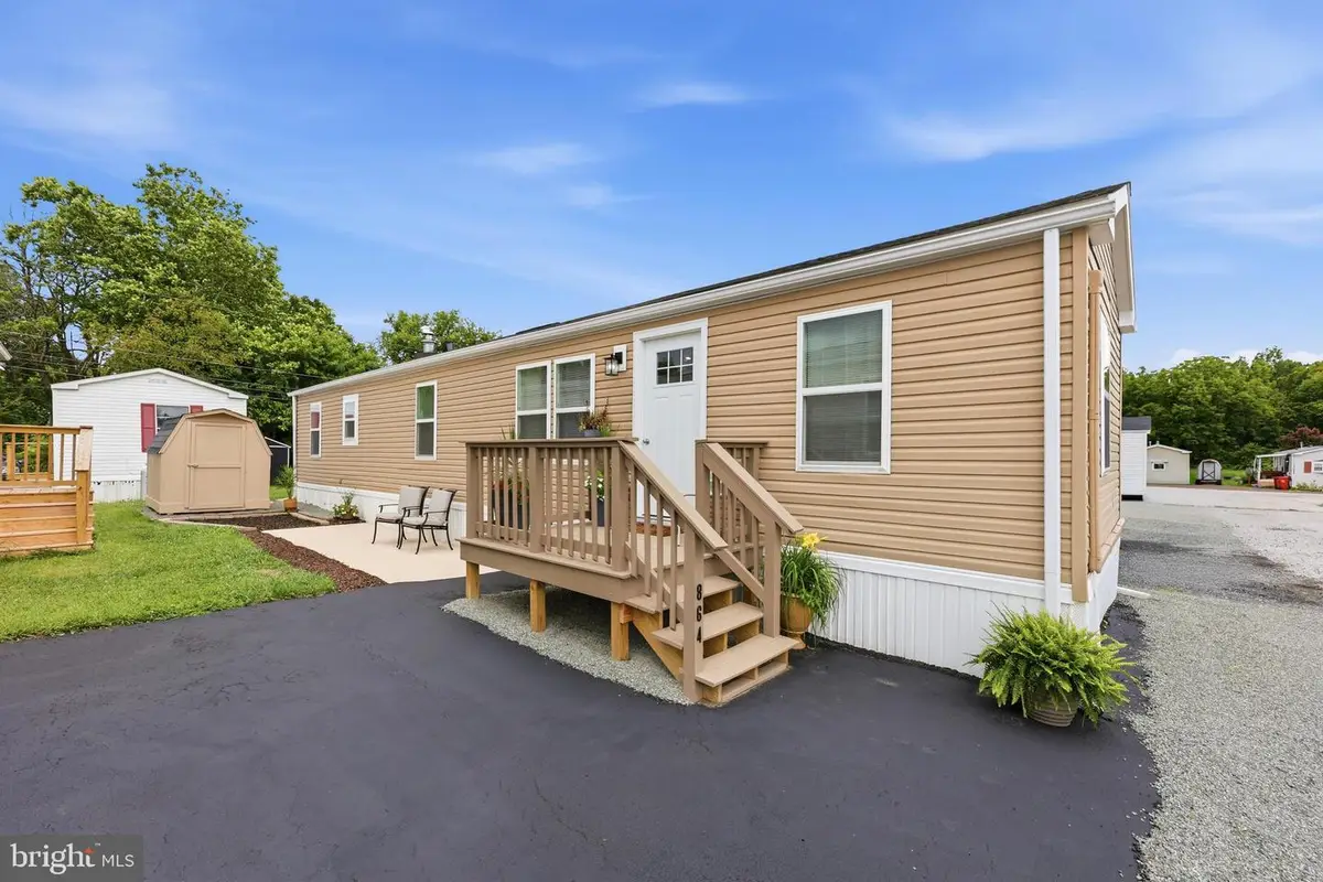 864 Buttonwood Ave, Spring City, PA 19475 - #1