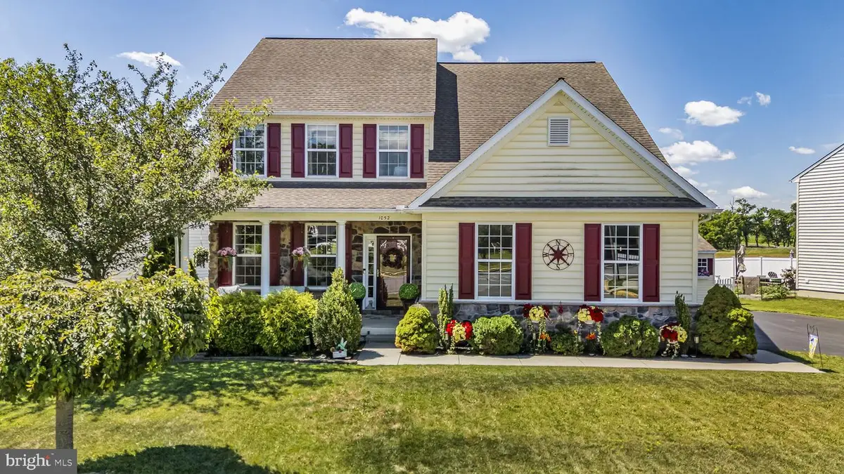 1052 Walnut St, Honey Brook, PA 19344 - #1