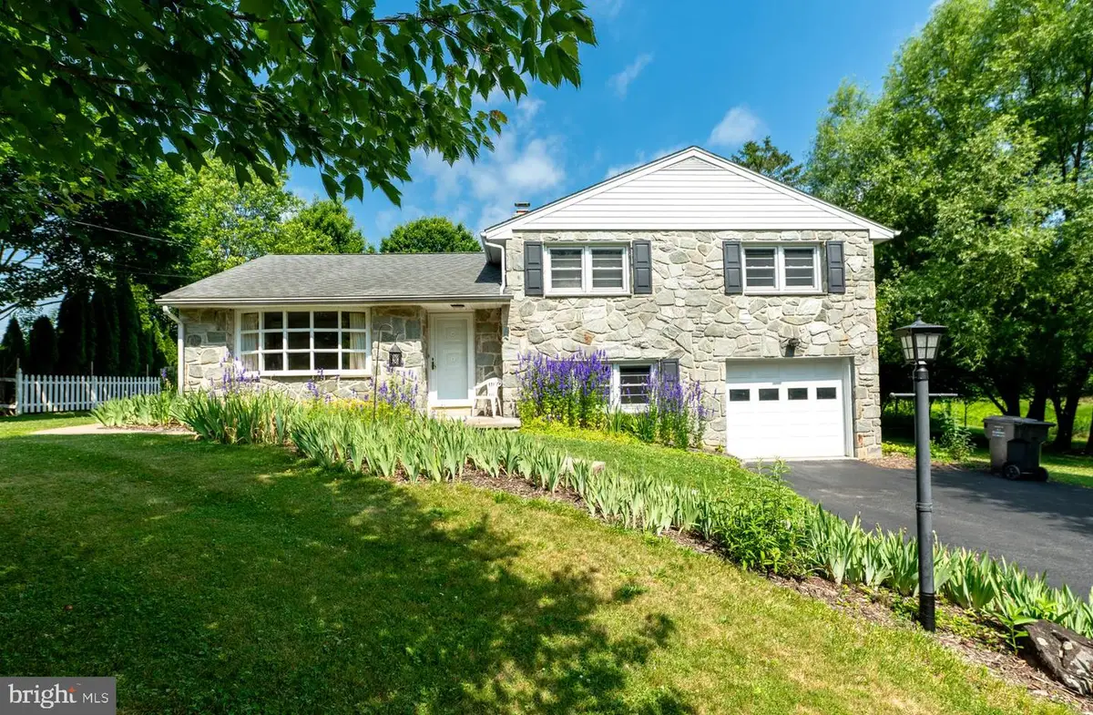 10 Sunset Ln, Phoenixville, PA 19460 - #1
