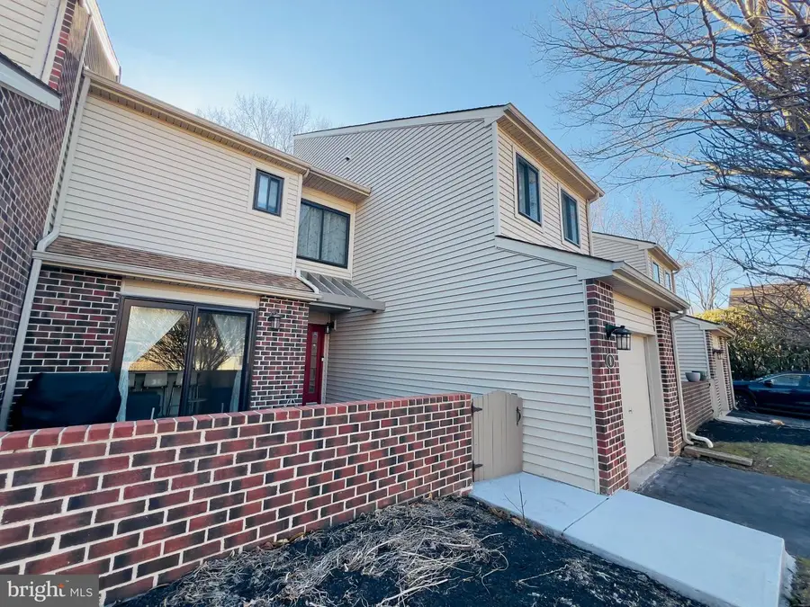 8 Knox Ct, Chesterbrook, PA 19087 - #3