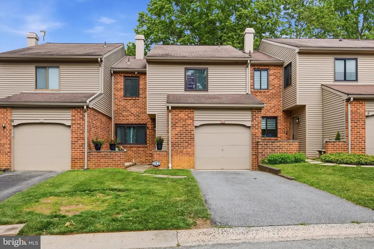 203 Camsten Ct, Chesterbrook, PA 19087 - #1
