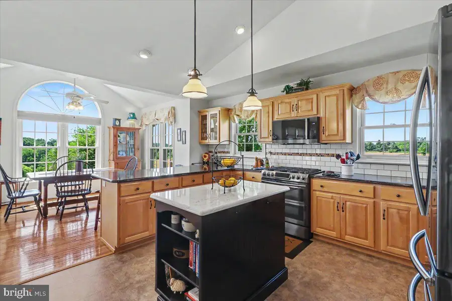 243 S Pine St, Elverson, PA 19520 - #3