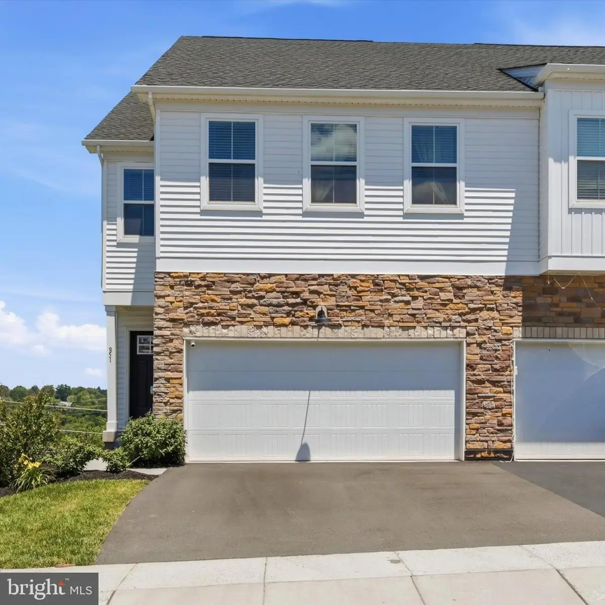 851 Pecan Rd, Spring City, PA 19475 - #1