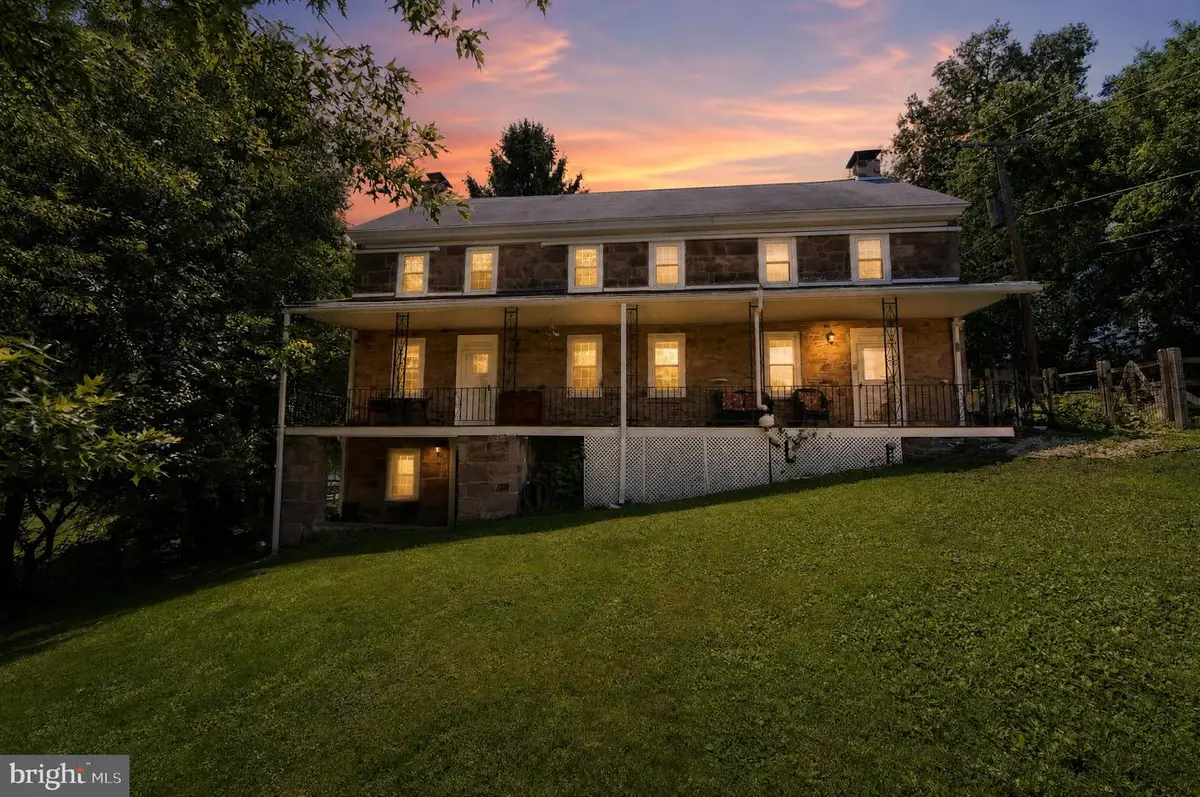 238 Brown St, Spring City, PA 19475 - #1