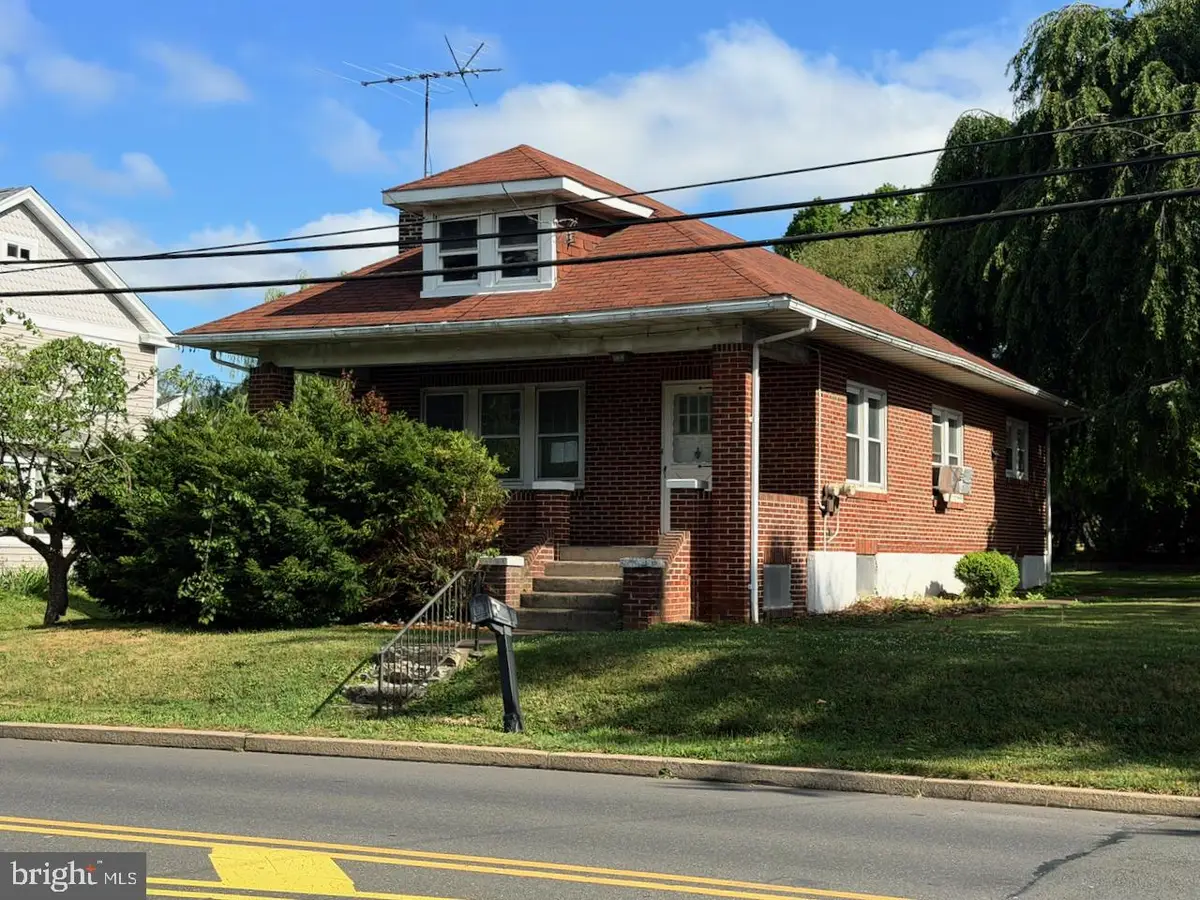 67 W Schuylkill Rd, Pottstown, PA 19465 - #1