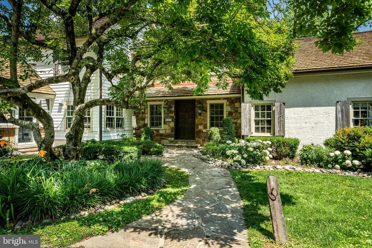 623 Sugartown Rd, Malvern, PA 19355 - #1