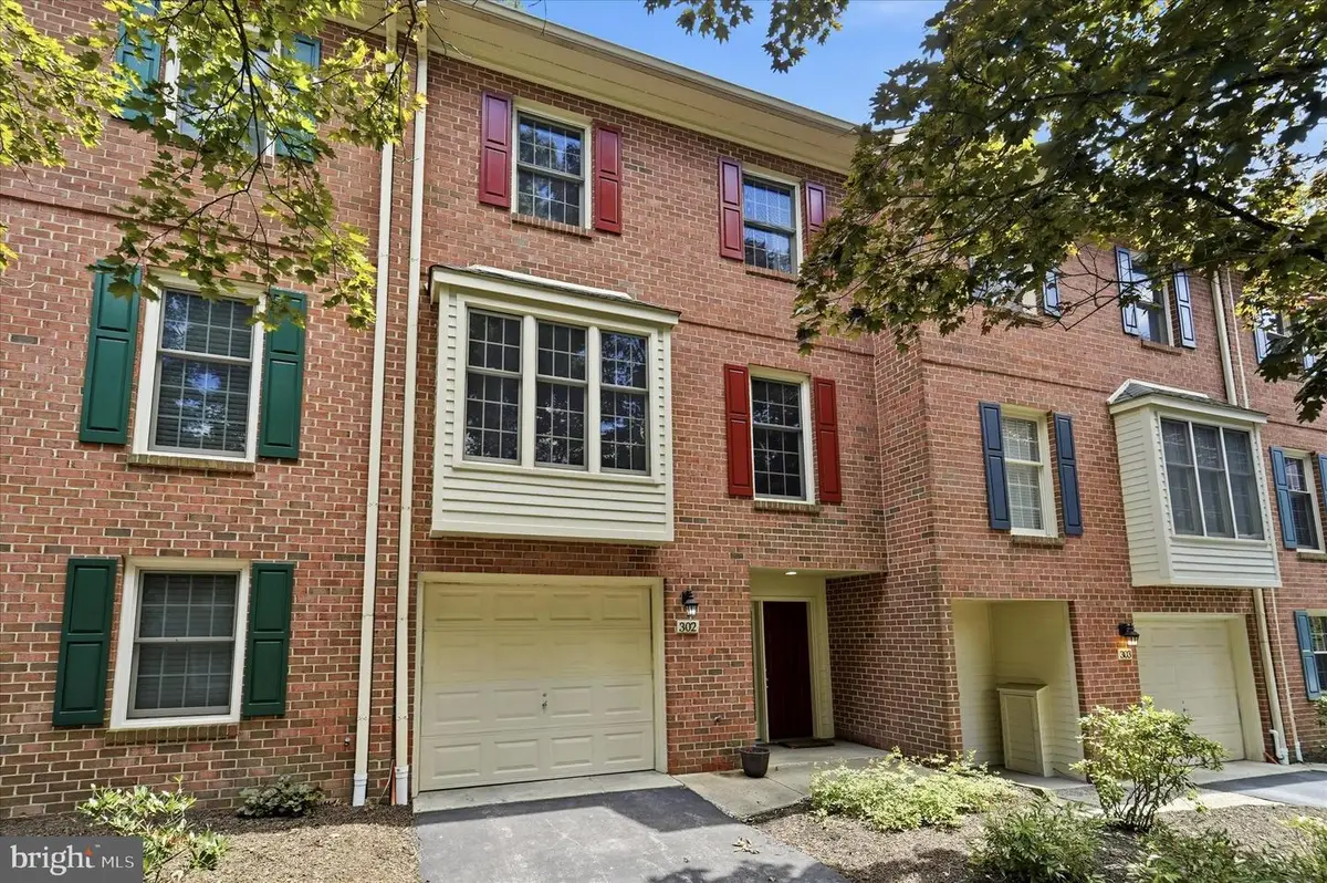 302 Brighton Cir, Devon, PA 19333 - #1