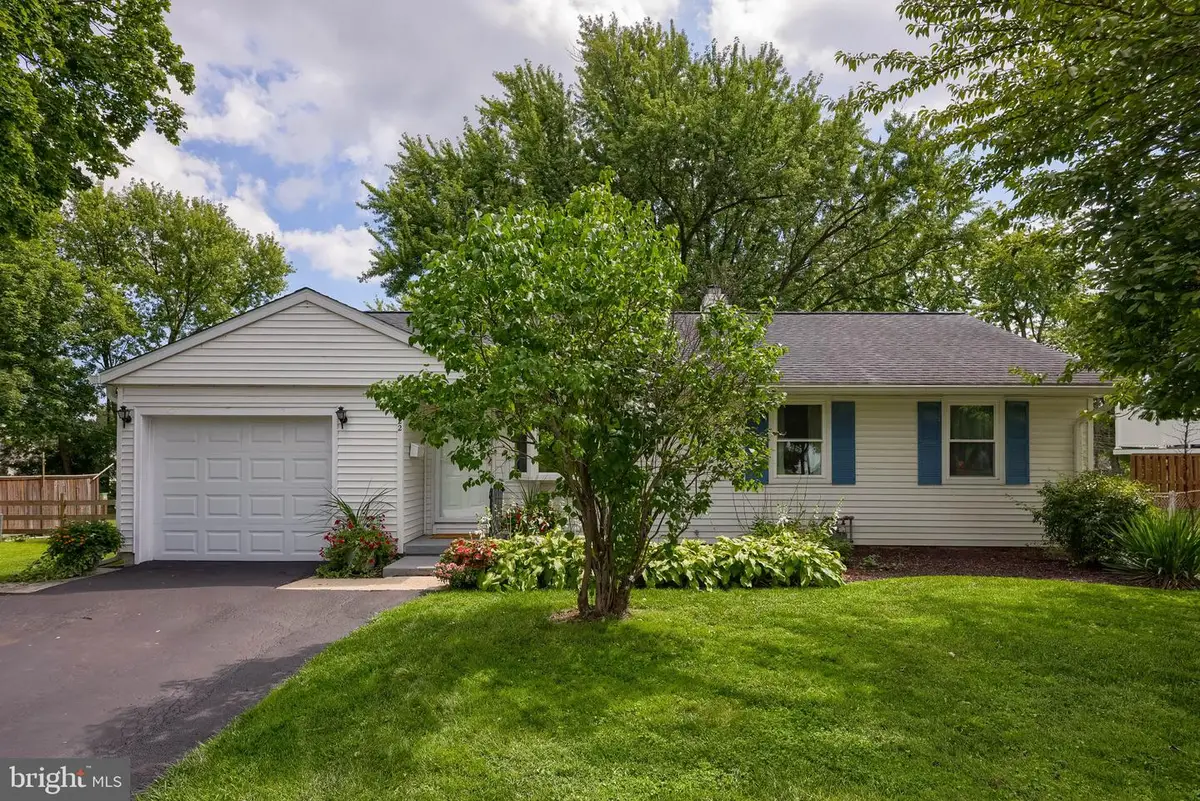 422 Chesterfield Dr, Downingtown, PA 19335 - #1