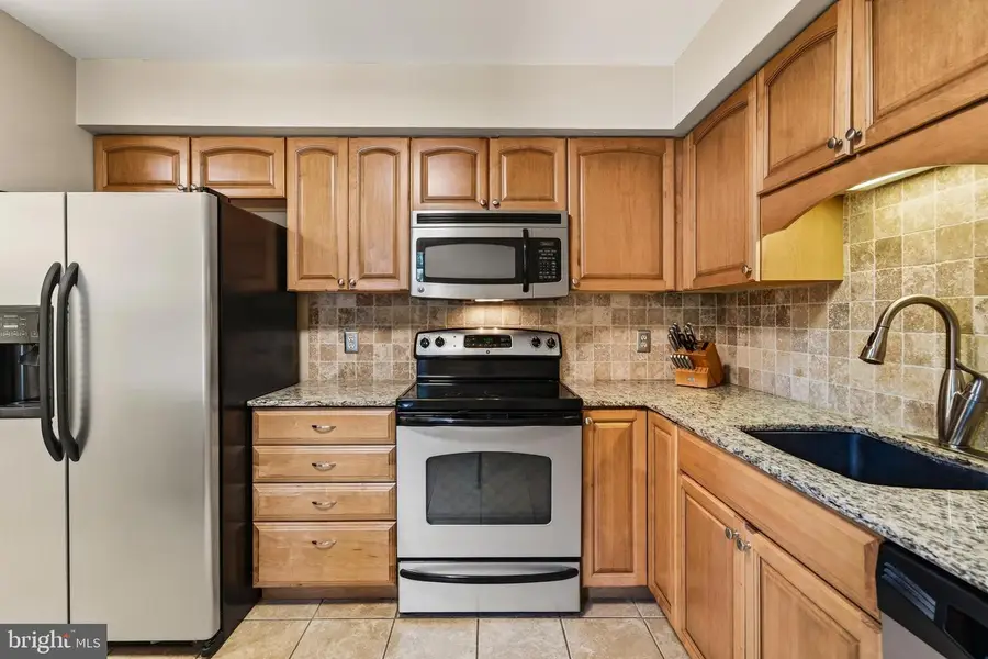 267 Valley Stream Ln, Chesterbrook, PA 19087 - #3