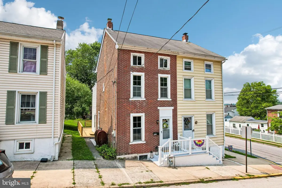 203 Walnut St, Spring City, PA 19475 - #1