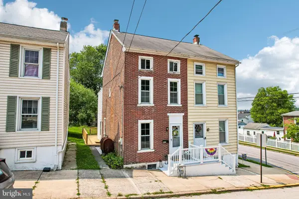 203 Walnut St, SPRING CITY, PA 19475