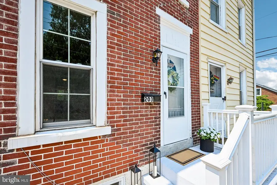 203 Walnut St, Spring City, PA 19475 - #3